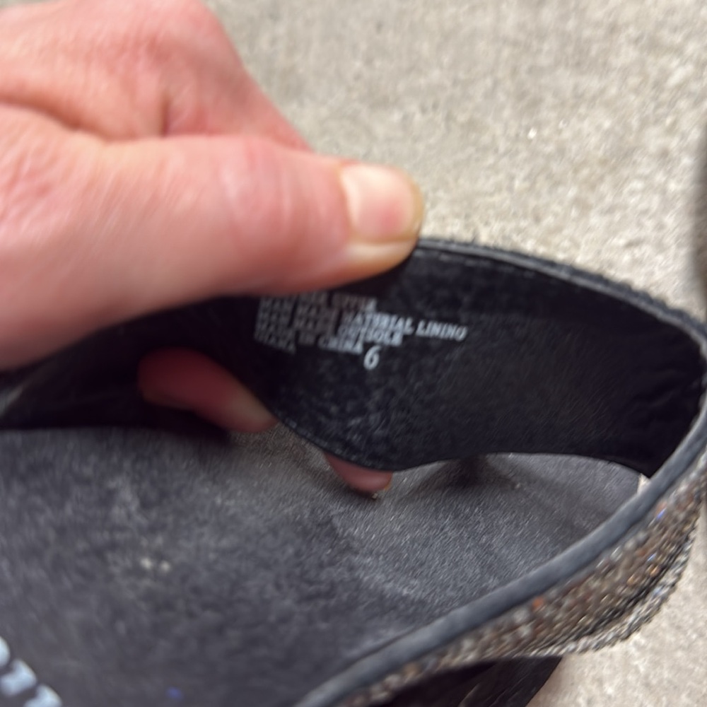 Yellow Box Black Sandals bundle - Picture 6 of 7